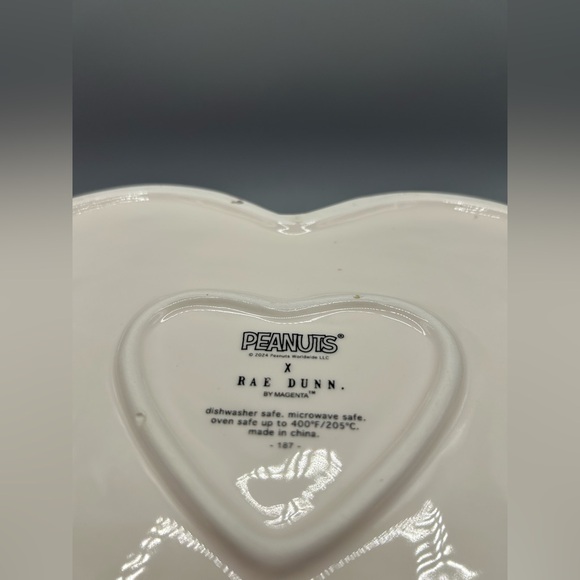 Rae Dunn Peanuts Snoopy LOVE Heart Shaped Valentine Baking Dish NEW - Picture 4 of 4